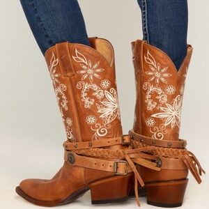 Shyanne Brown Embroidered Heeled Boots Women size 7
